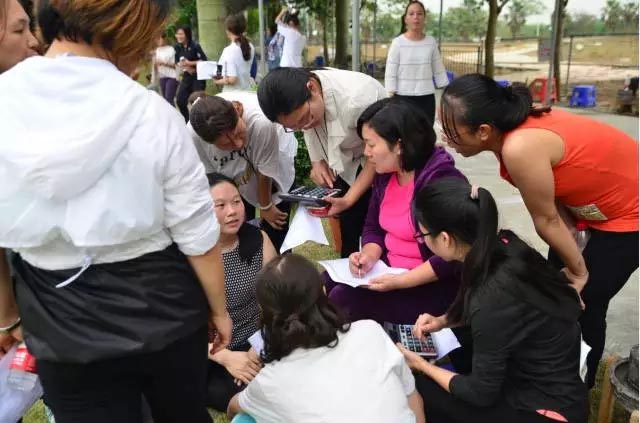 口哨發(fā)令、旗幟落下，比賽的完美呈現(xiàn)，離不開裁判員的辛苦付出，低調(diào)是他們的代名詞