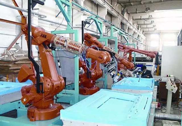 還在“佛系”手工噴涂？“仙系”手把手示教機(jī)器人已經(jīng)駕臨！-3